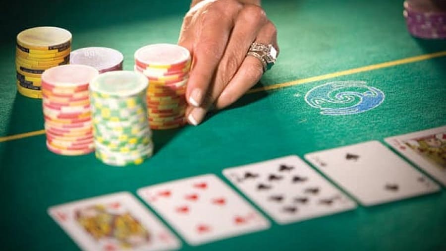 Luật chơi và các thao tác cơ bản trong game Poker - Hình 2