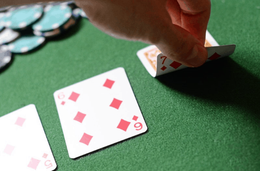 Những điều cơ bản về Poker hands và luật chơi Poker
