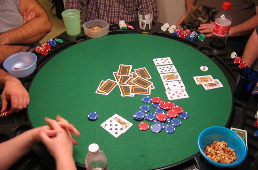 Khi nào nên rút tiền trong Poker online
