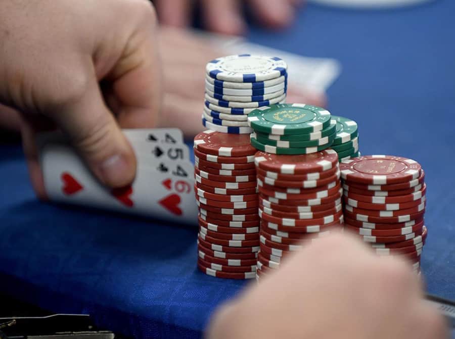 Tìm hiểu về độ mạnh yếu của các tay bài trong ván Poker