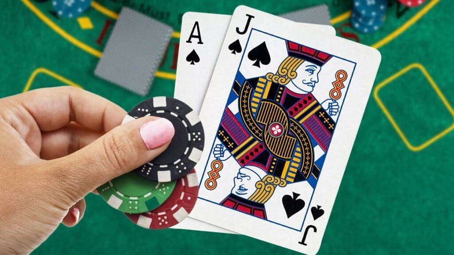 Bàn về những chiến thuật chơi Poker hữu ích trong mọi ván cược