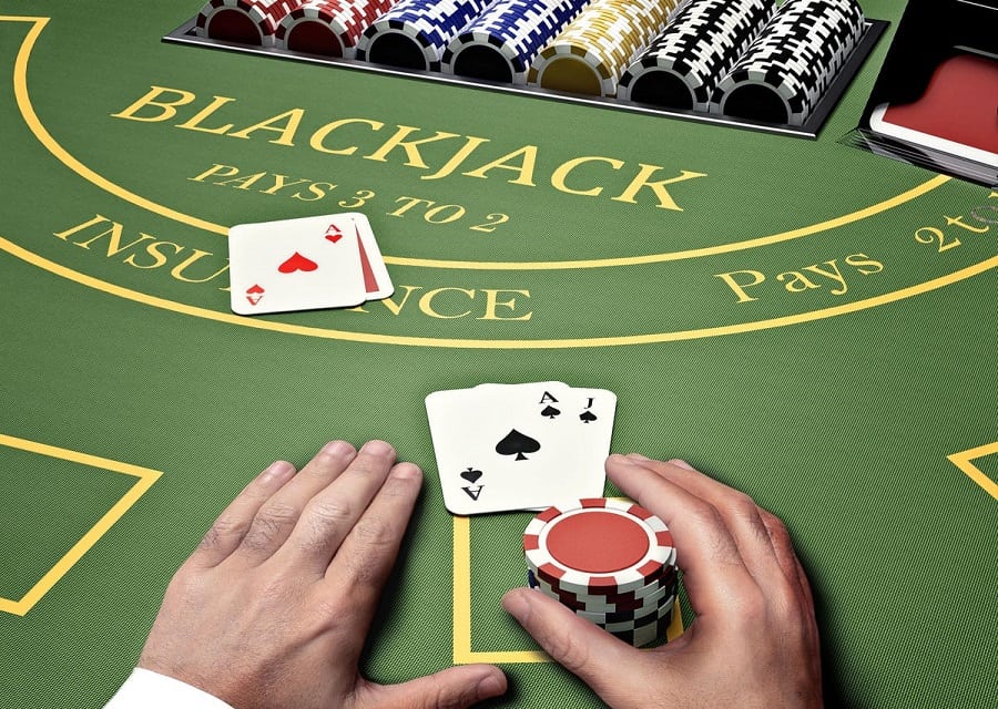 Liệu rằng cách chơi của Blackjack có dễ không và được chơi thế nào?